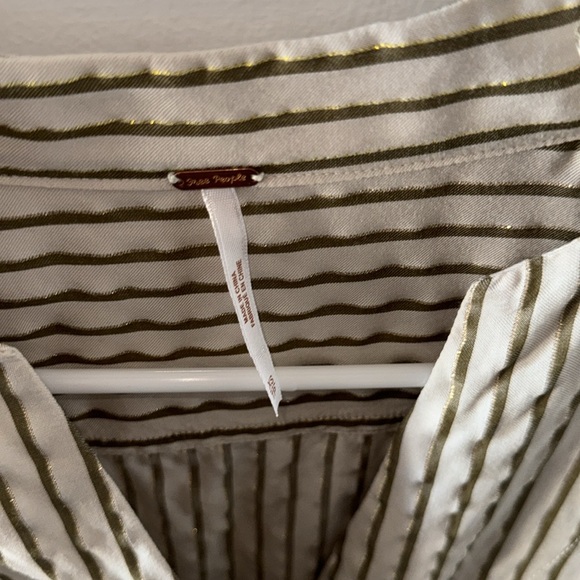 ✨✨Free People size XS striped blouse- offers welcomed!!✨✨ - Picture 3 of 5